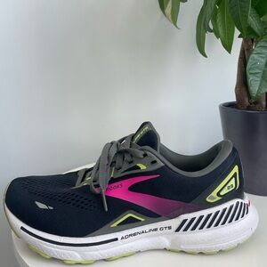 Brooks Women’s Adrenaline GTS 23 Supportive Running Shoe | Women Size 8.5